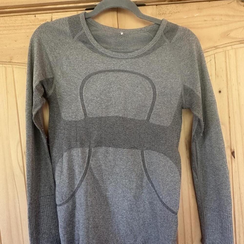 Women’s Grey Seamless Long Sleeve Athletic Top